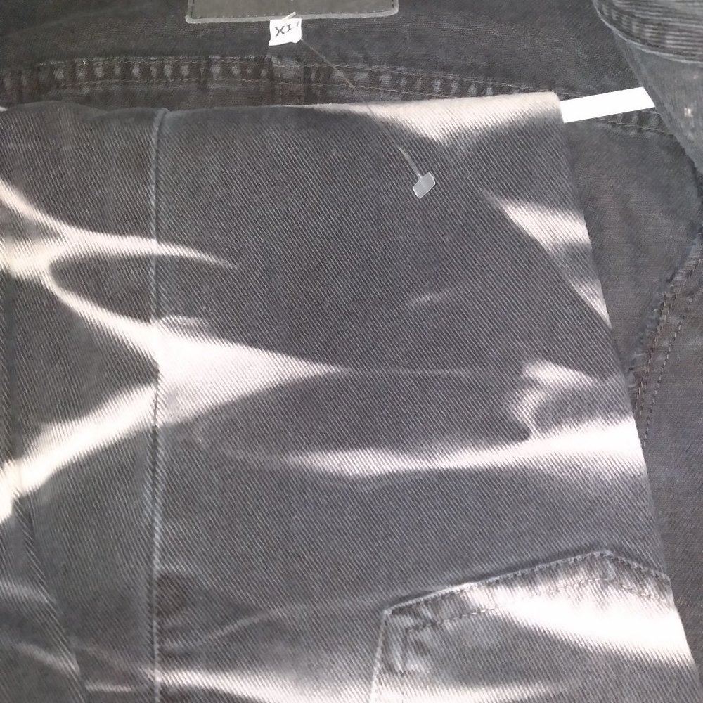 Guess XL or can Fit L Black and White Tie Dye